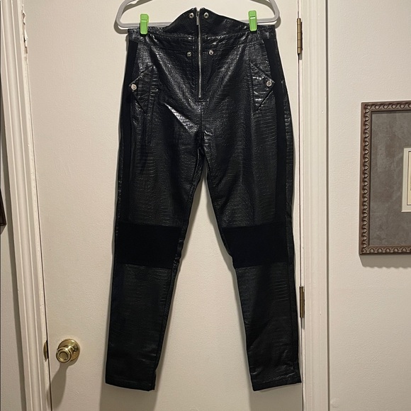 Maniere De Voir Faux Croc-Embossed Black Front Zipper Pants - Picture 1 of 15